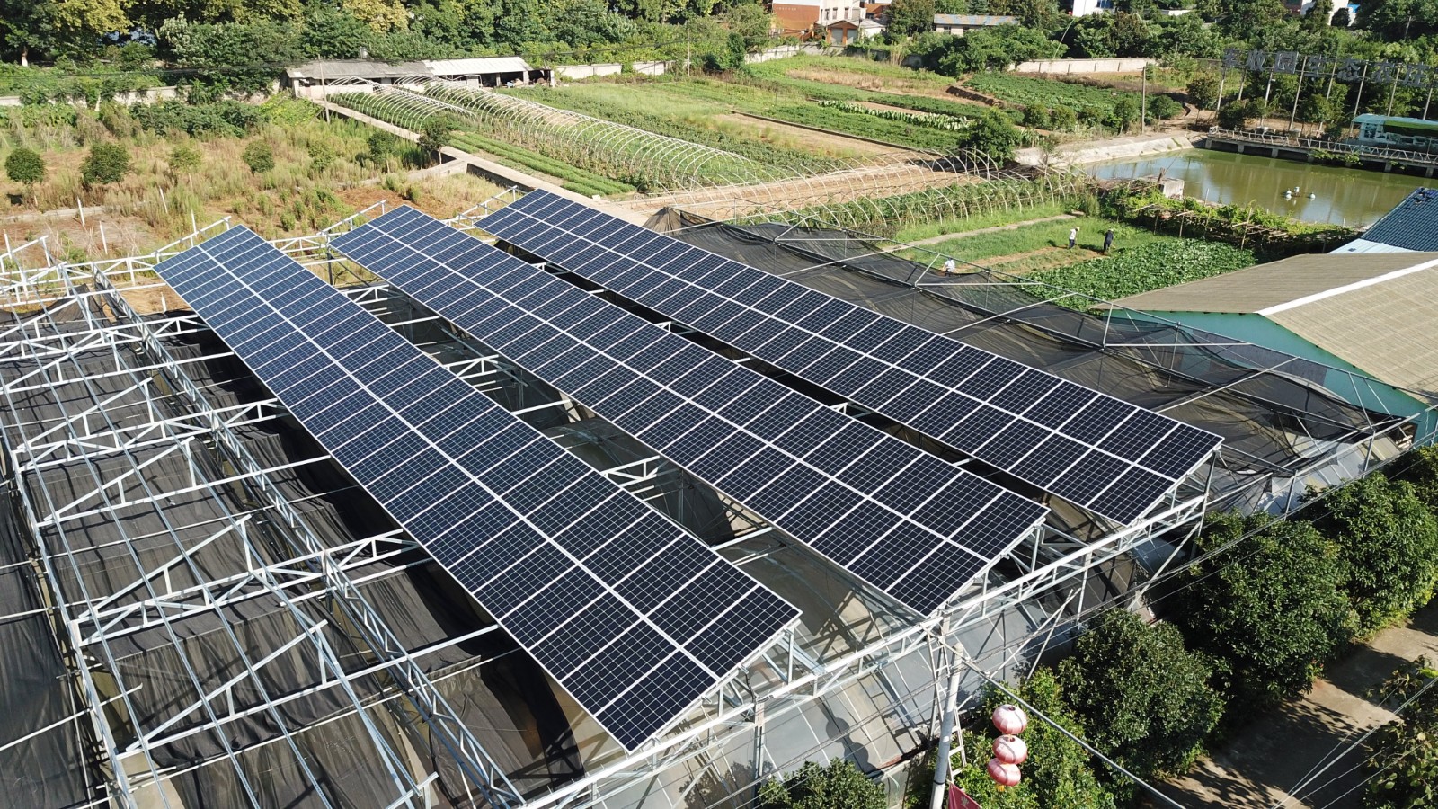 太陽(yáng)能光伏發(fā)電，綠色環(huán)保，讓你的生活充滿陽(yáng)光