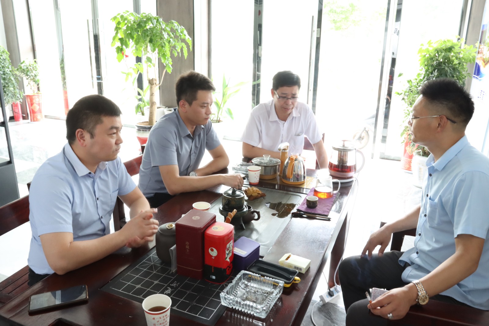 【鑫和品質(zhì)服務(wù)與關(guān)懷】董事長(zhǎng)帶隊(duì)親臨一線，端午節(jié)巡檢湖北片區(qū)