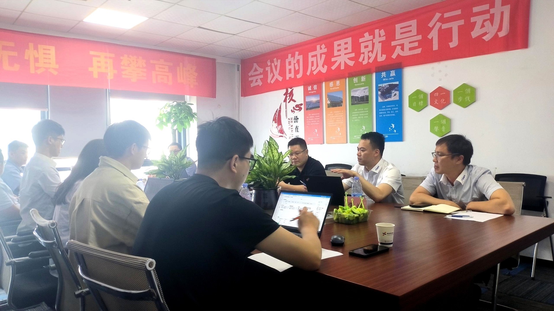 光伏電站_家用太陽能光伏發(fā)電_光伏發(fā)電代理加盟 光伏電站_家用太陽能光伏發(fā)電_光伏發(fā)電代理加盟